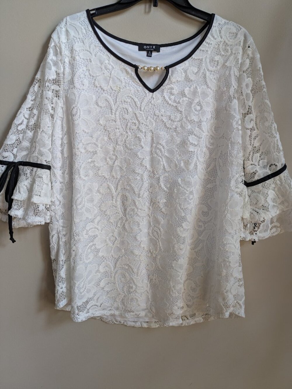 Onyx white lace trimmer and pearl accent bell sleeves size XL #307
